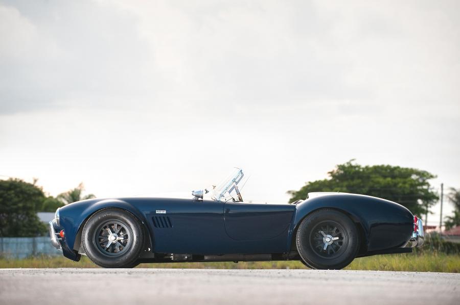  Shelby Cobra 427 1967 года  (фото 2 из 25)